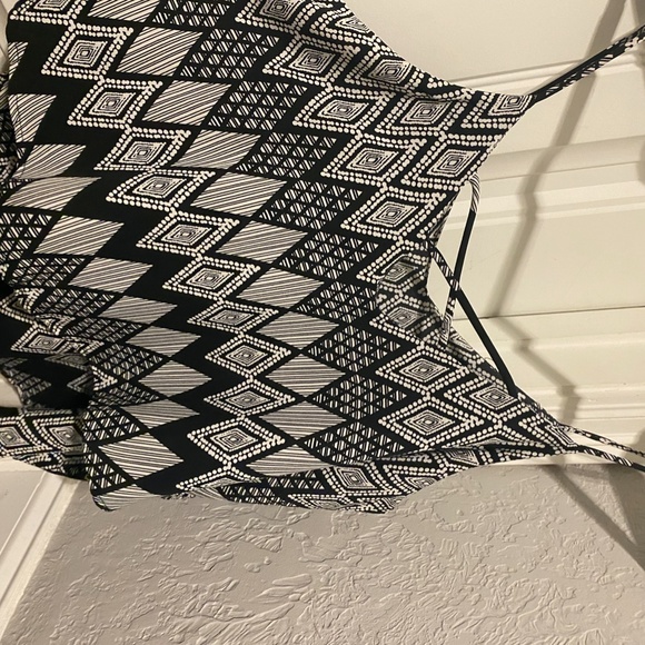 Chevron Tank - Picture 2 of 3